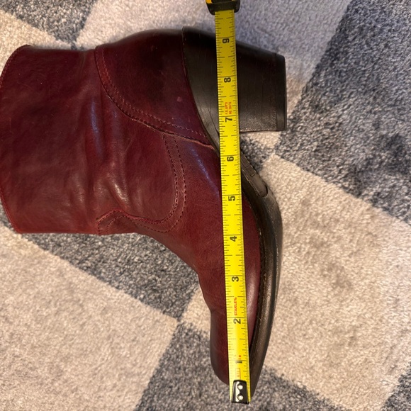 Frye Oxblood short western boot. - Picture 8 of 9